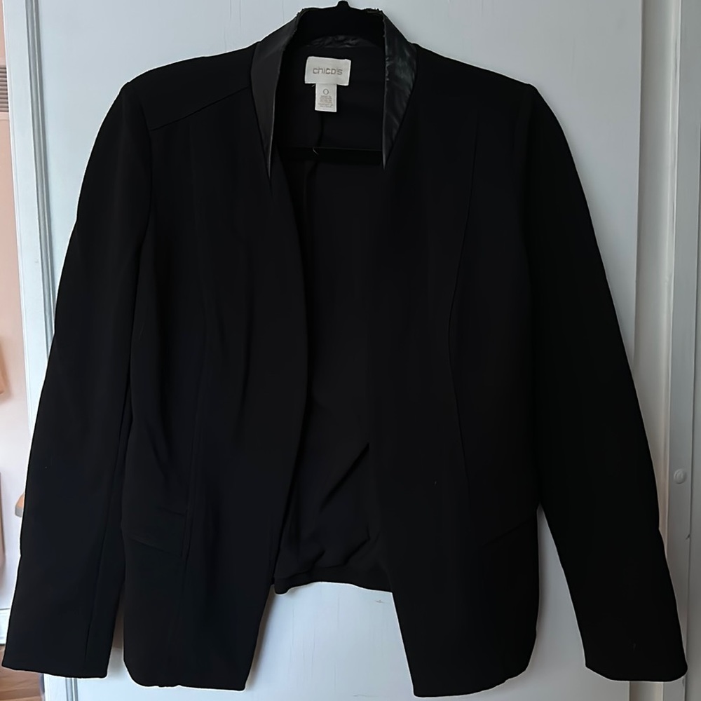 Chico’s Black Blazer with Fake Leather Collar | Chico’s Size 0 | Regular Size 4